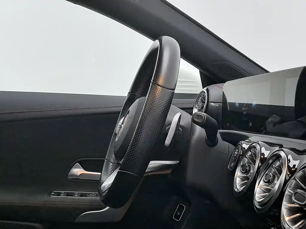Mercedes-Benz CLA (Import) — фото 22