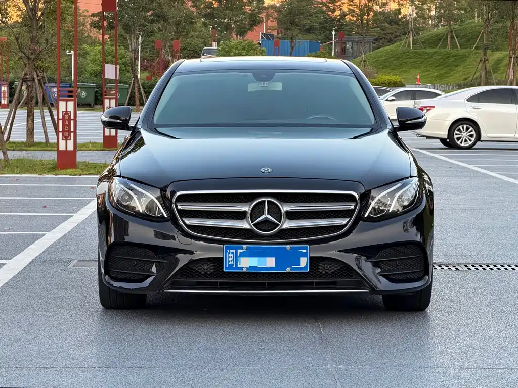 Mercedes-Benz E-Class — фото 2