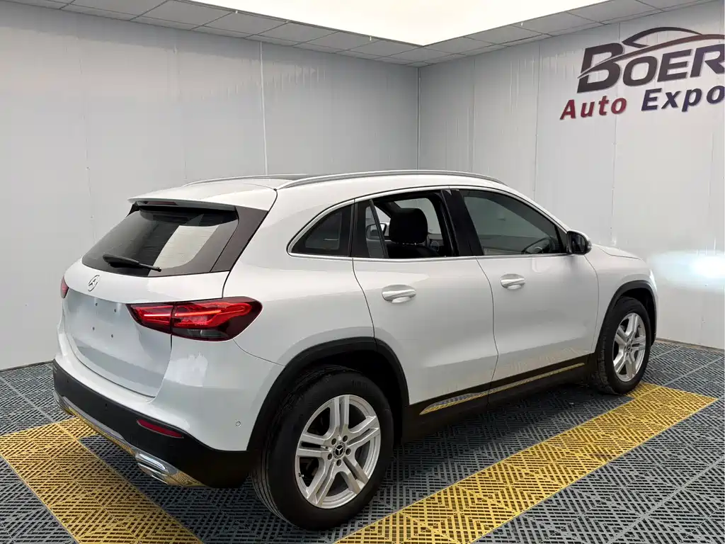 Mercedes-Benz GLA — фото 6