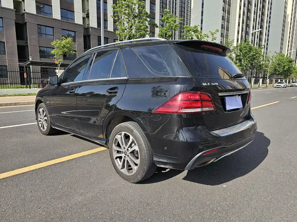 Mercedes-Benz GLE (Import) — фото 8