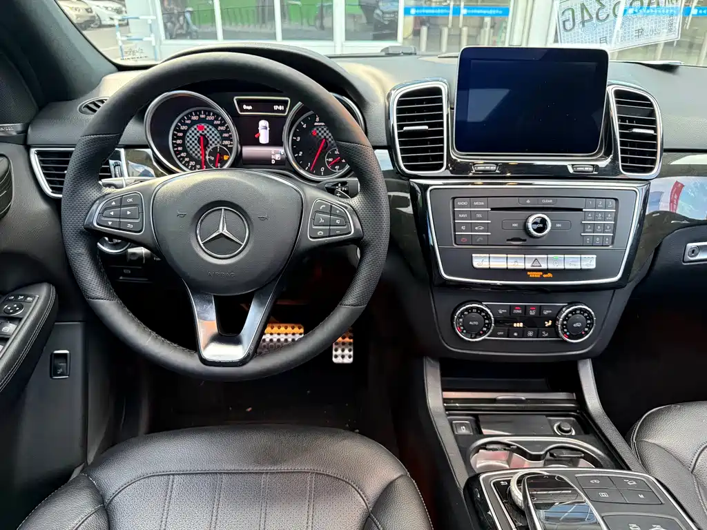 Mercedes-Benz GLE AMG — фото 14