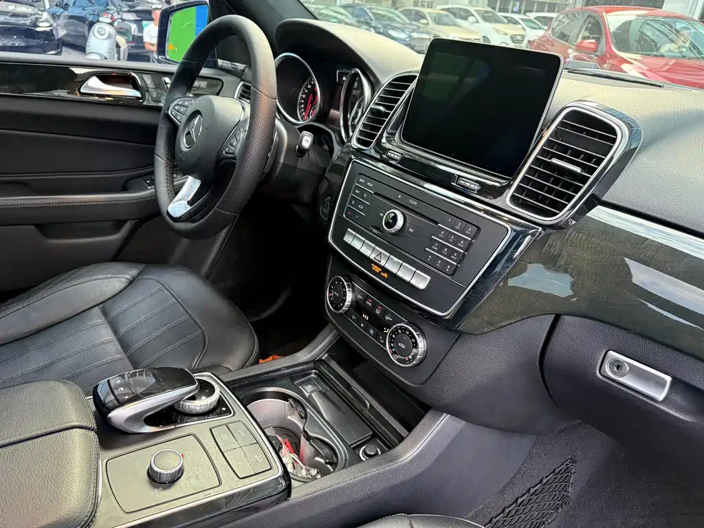 Mercedes-Benz GLE AMG — фото 17