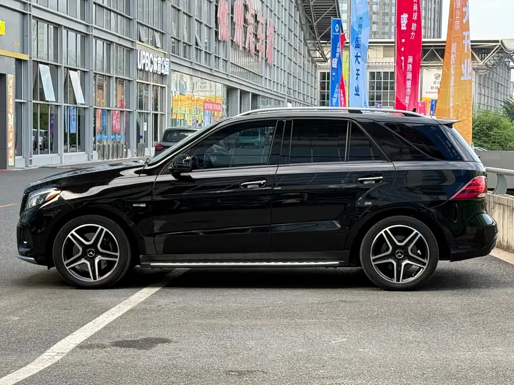 Mercedes-Benz GLE AMG — фото 6
