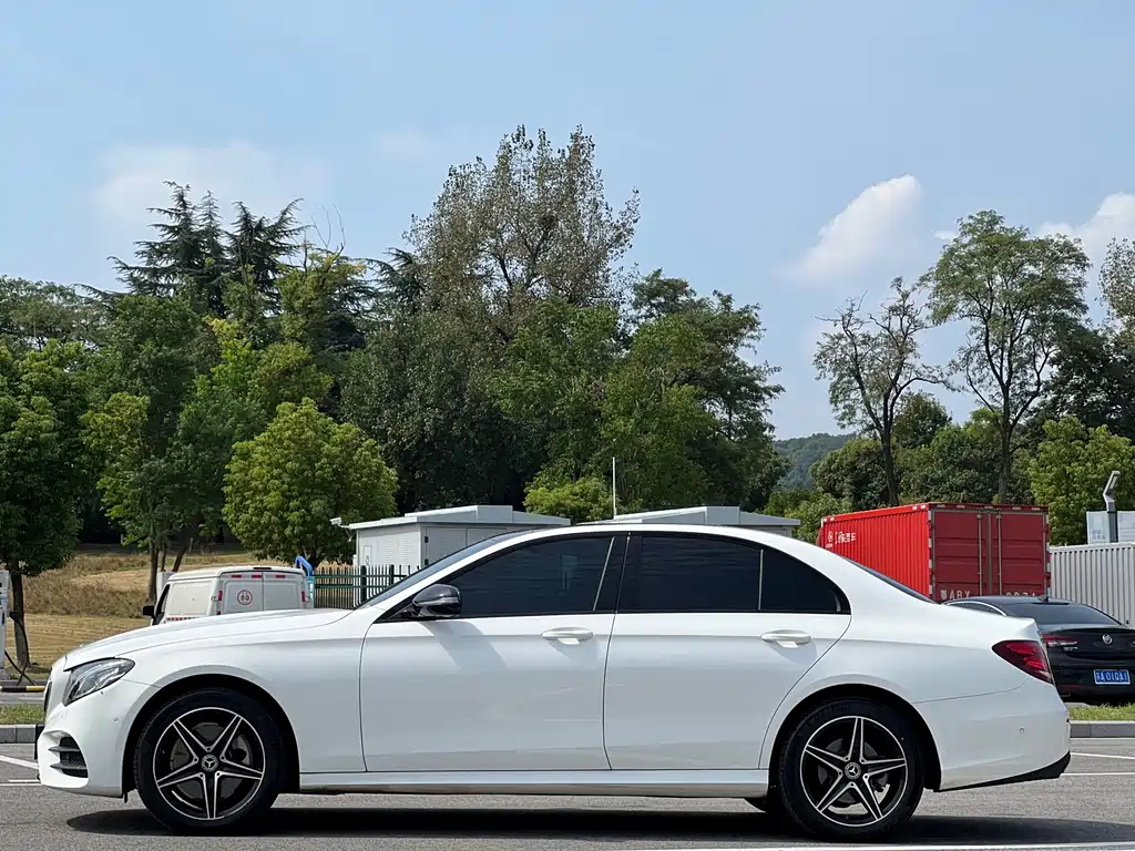 Mercedes-Benz E-Class (Import) — фото 4