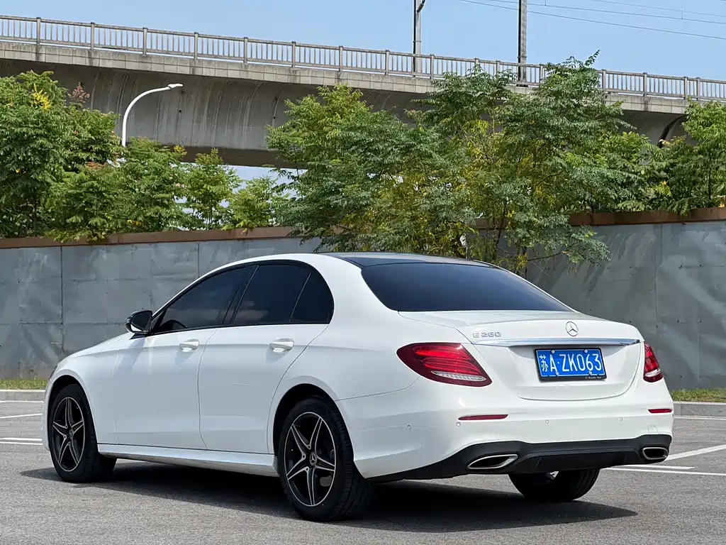 Mercedes-Benz E-Class (Import) — фото 7