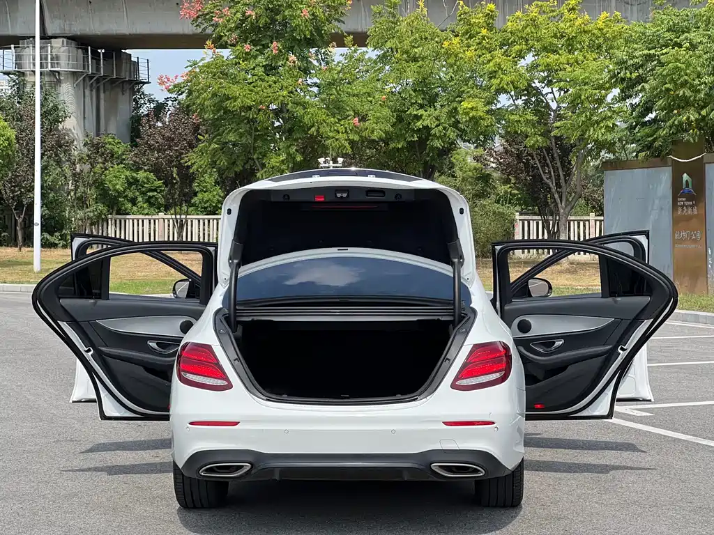 Mercedes-Benz E-Class (Import) — фото 8