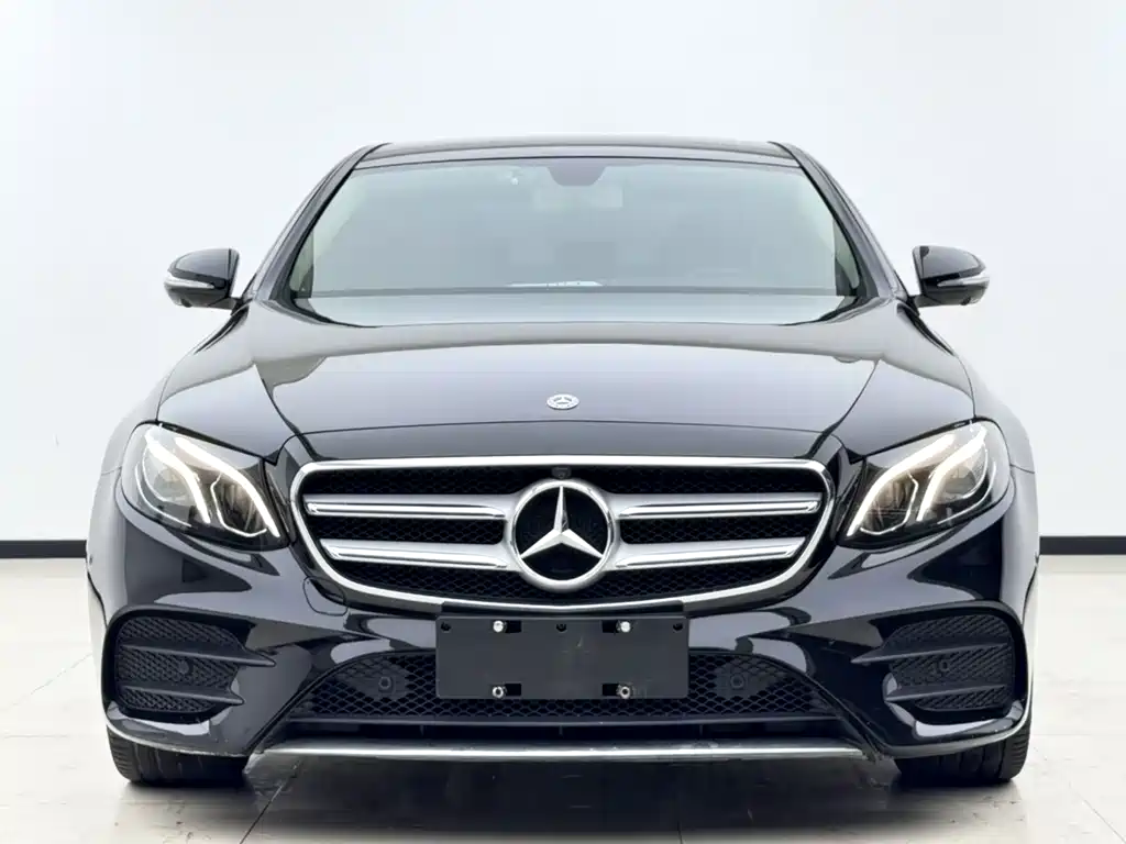 Mercedes-Benz E-Class — фото 2