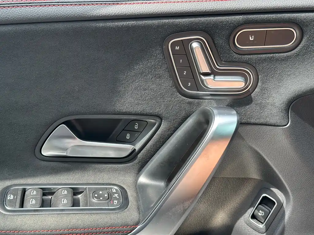 Mercedes-Benz CLA (Import) — фото 10