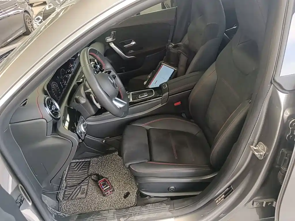 Mercedes-Benz CLA (Import) — фото 15