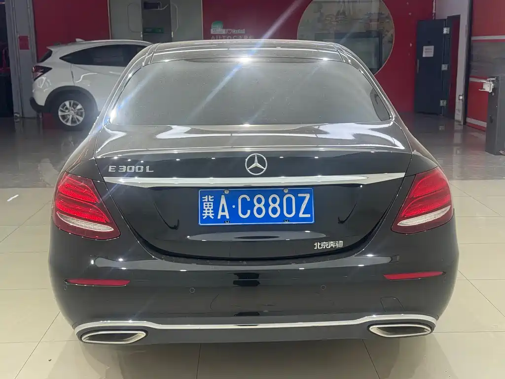 Mercedes-Benz E-Class — фото 5