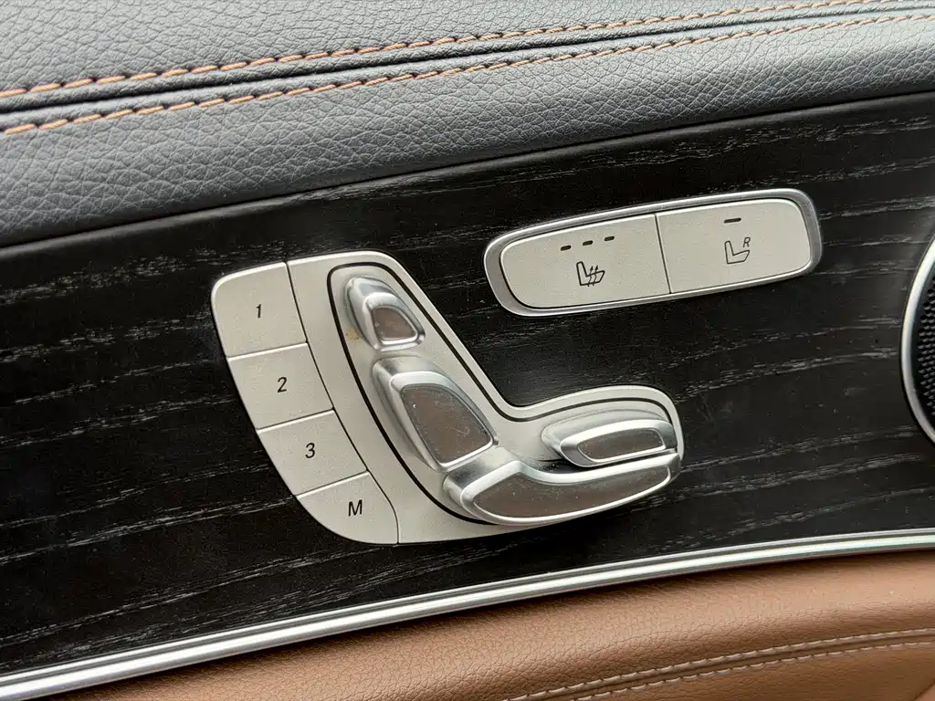 Mercedes-Benz E-Class — фото 11
