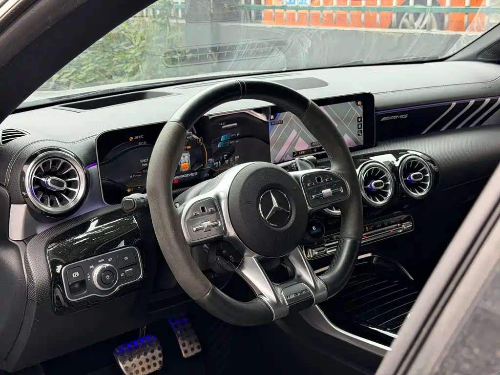 Mercedes-Benz CLA AMG — фото 8