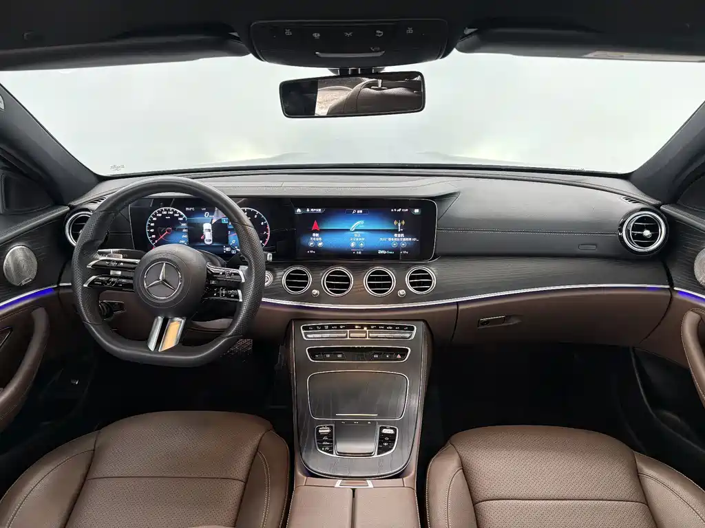 Mercedes-Benz E-Class — фото 14