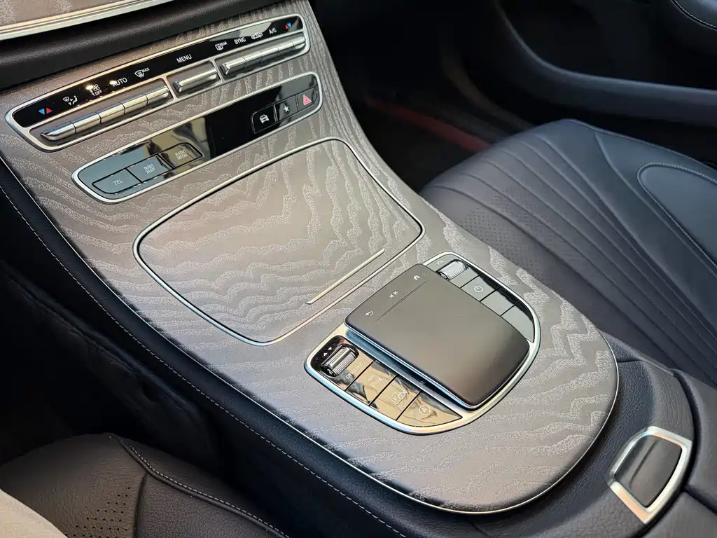Mercedes-Benz CLS — фото 18