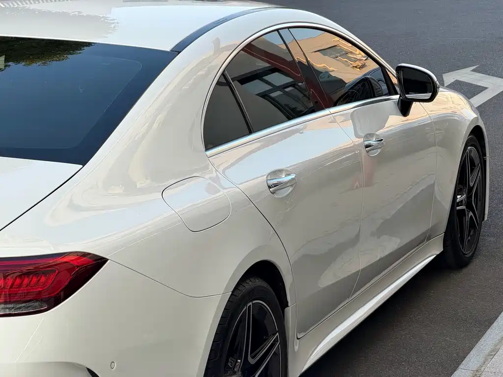Mercedes-Benz CLS — фото 3