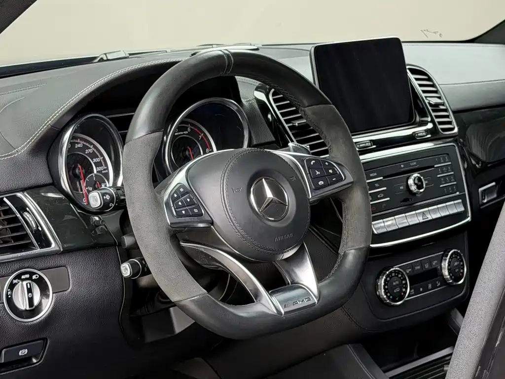 Mercedes-Benz GLS AMG — фото 5