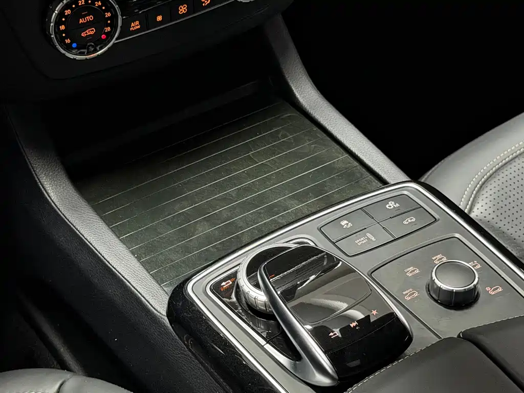Mercedes-Benz GLS AMG — фото 9