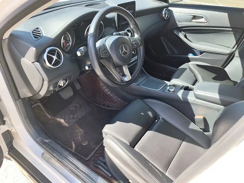 Mercedes-Benz GLA — фото 7