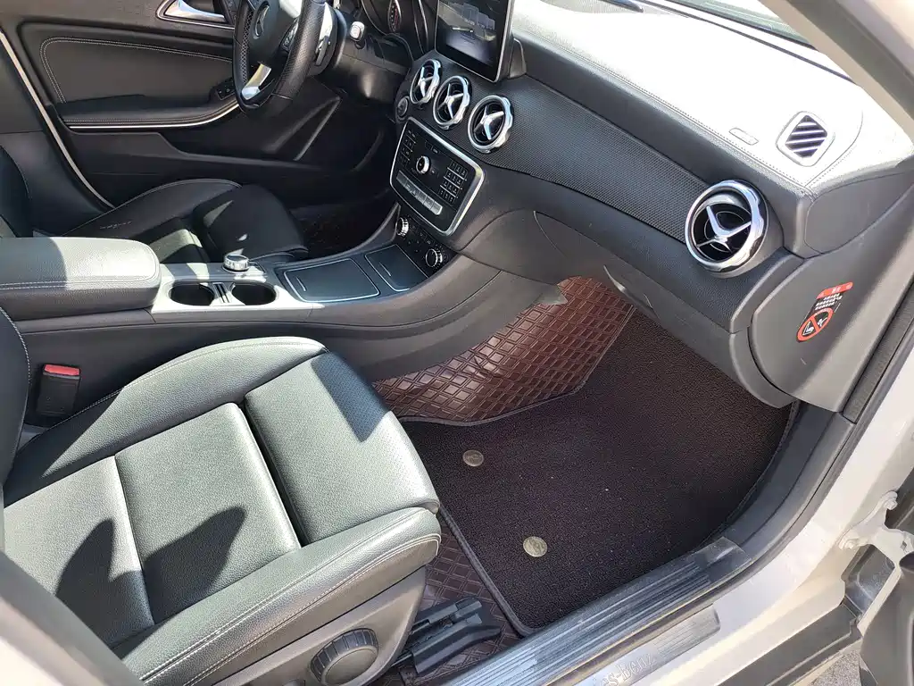 Mercedes-Benz GLA — фото 8