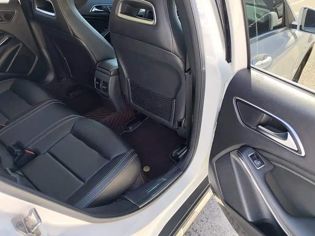 Mercedes-Benz GLA — фото 9