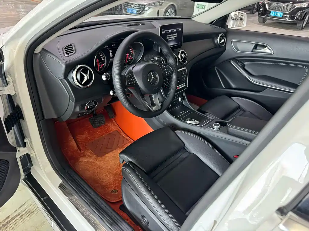 Mercedes-Benz GLA — фото 7