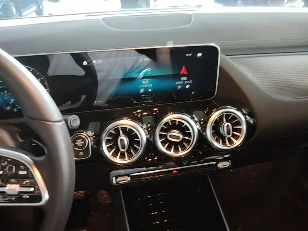 Mercedes-Benz GLA — фото 13