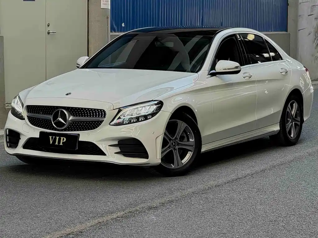 Mercedes-Benz C-Class — фото 1