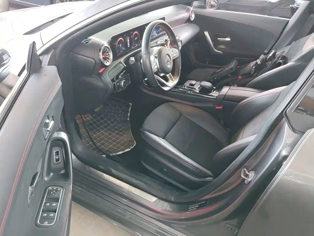 Mercedes-Benz CLA (Import) — фото 16