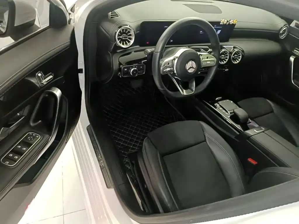 Mercedes-Benz A-Class — фото 16