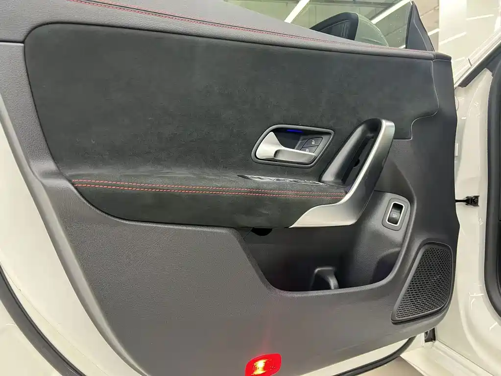 Mercedes-Benz CLA (Import) — фото 12