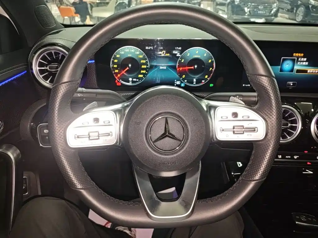 Mercedes-Benz A-Class — фото 11