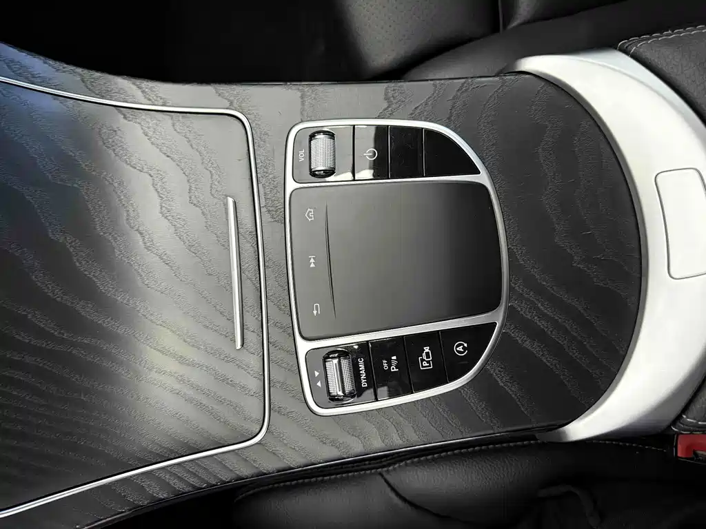 Mercedes-Benz C-Class — фото 17