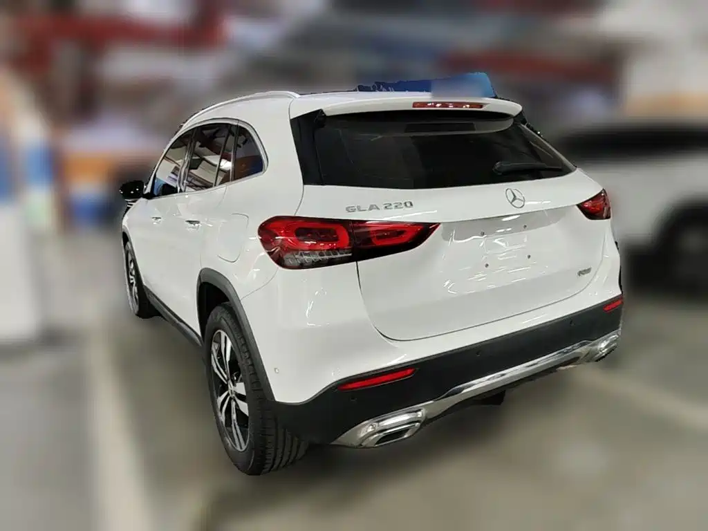 Mercedes-Benz GLA — фото 7
