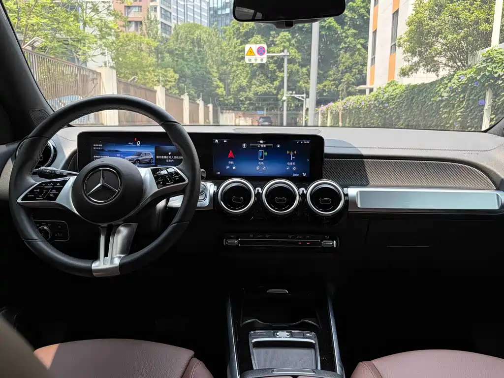 Mercedes-Benz GLB — фото 15