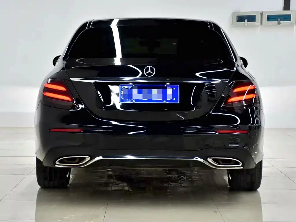 Mercedes-Benz E-Class — фото 3