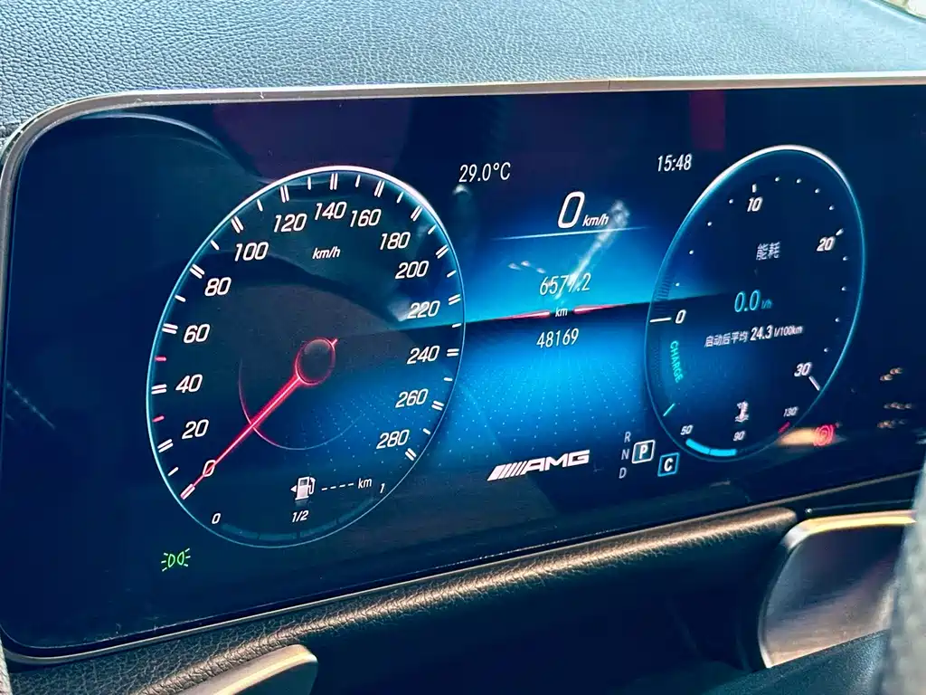 Mercedes-Benz GLB AMG — фото 7