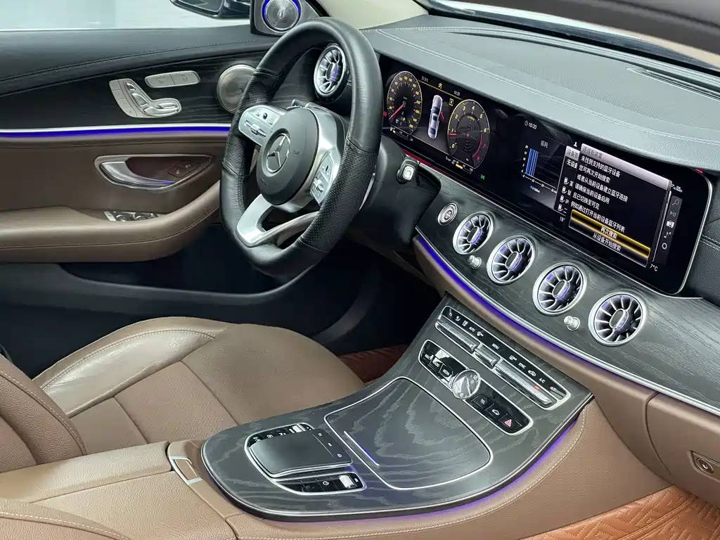 Mercedes-Benz E-Class — фото 14
