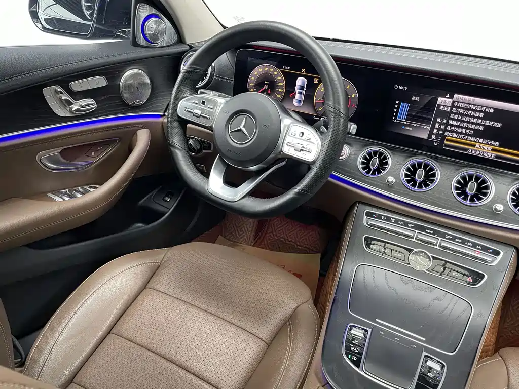 Mercedes-Benz E-Class — фото 10