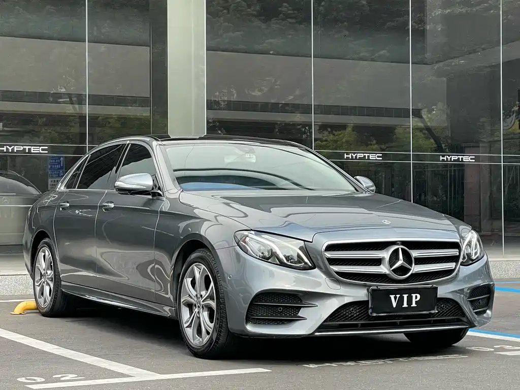 Mercedes-Benz E-Class — фото 2