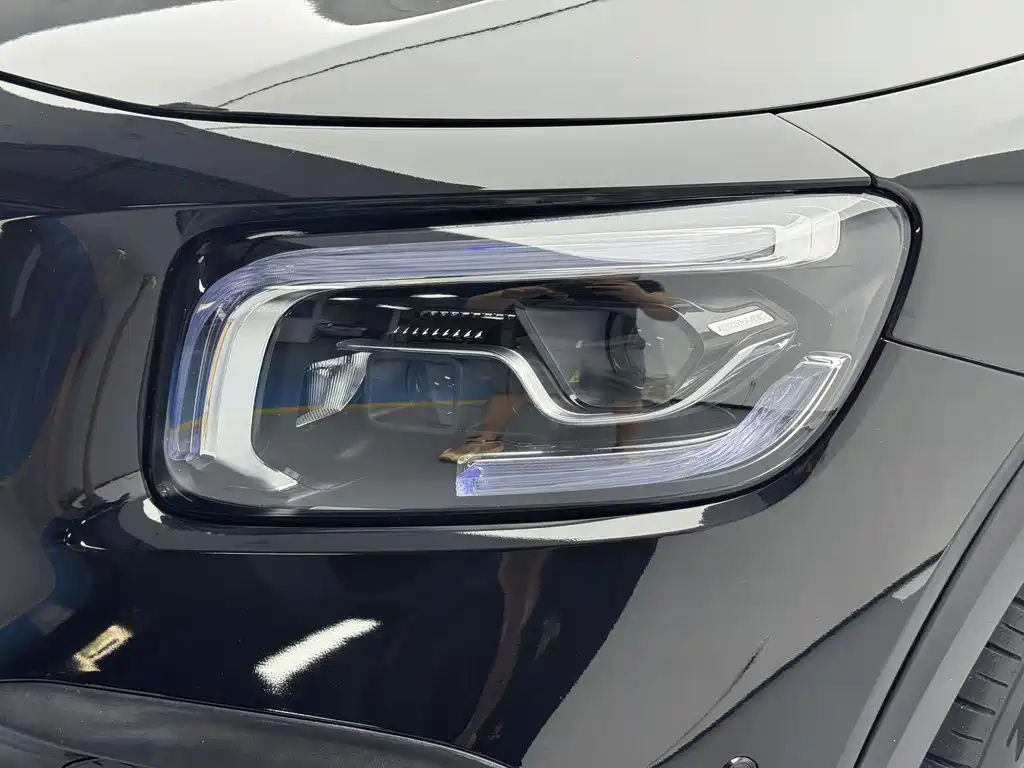 Mercedes-Benz GLB AMG — фото 10