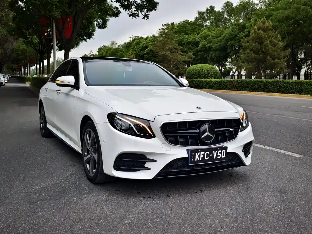 Mercedes-Benz E-Class — фото 3