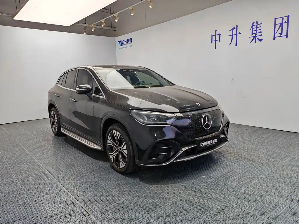 Mercedes-Benz EQE SUV — фото 3