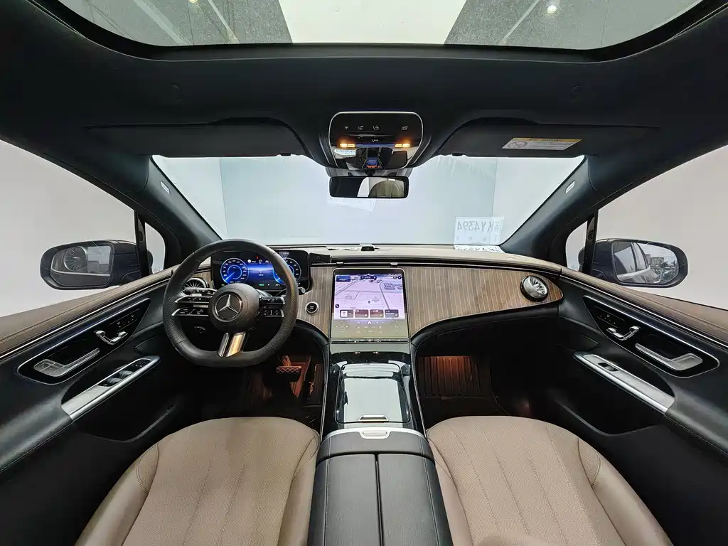 Mercedes-Benz EQE SUV — фото 10