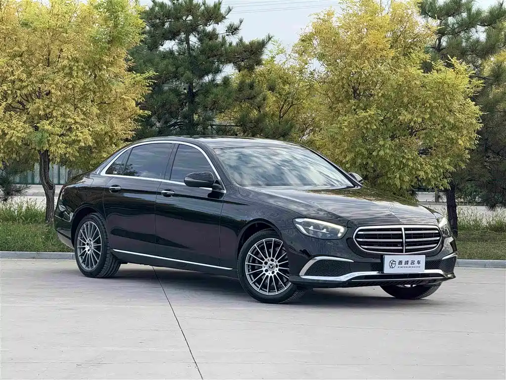 Mercedes-Benz E-Class — фото 3
