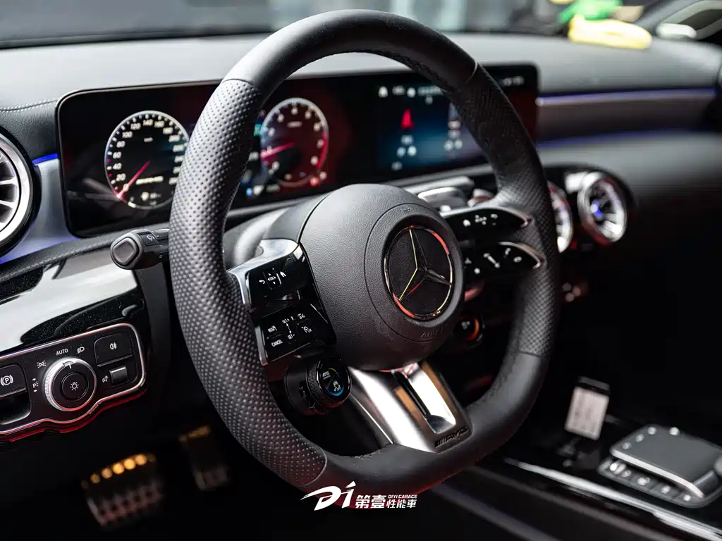 Mercedes-Benz A-Class AMG — фото 8