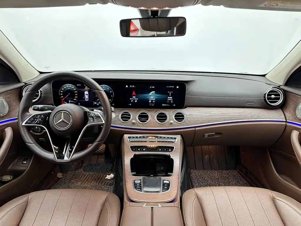 Mercedes-Benz E-Class — фото 10