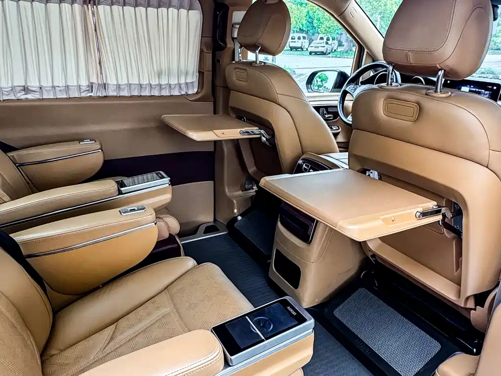 Mercedes-Benz V-Class — фото 14
