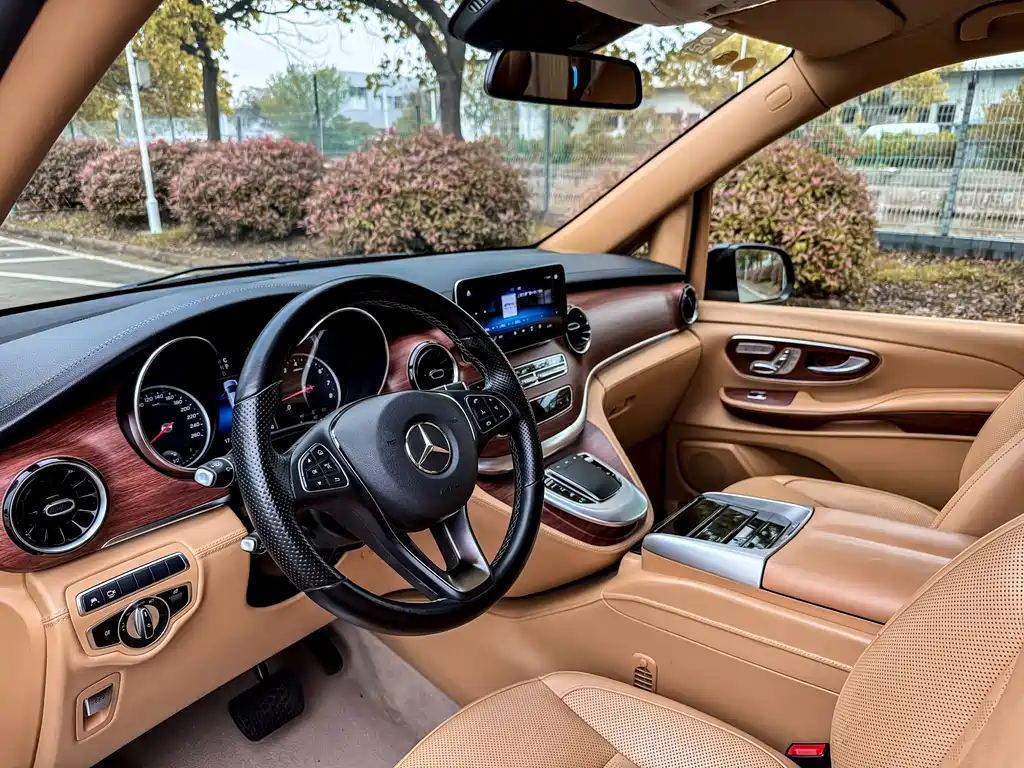 Mercedes-Benz V-Class — фото 5