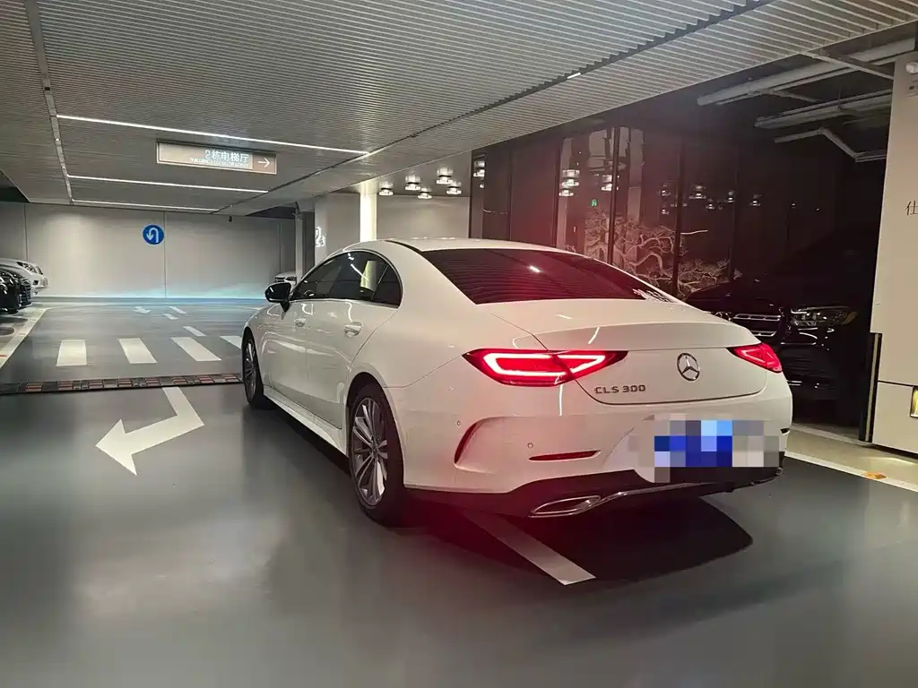 Mercedes-Benz CLS — фото 3
