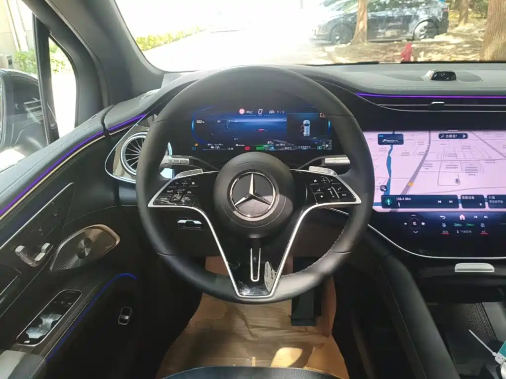 Mercedes-Benz EQS SUV — фото 11